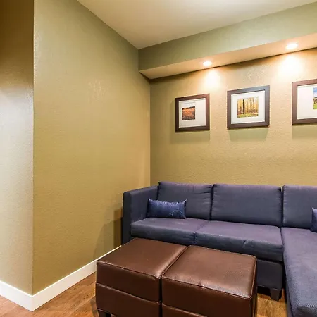 Comfort Suites Mattoon East
